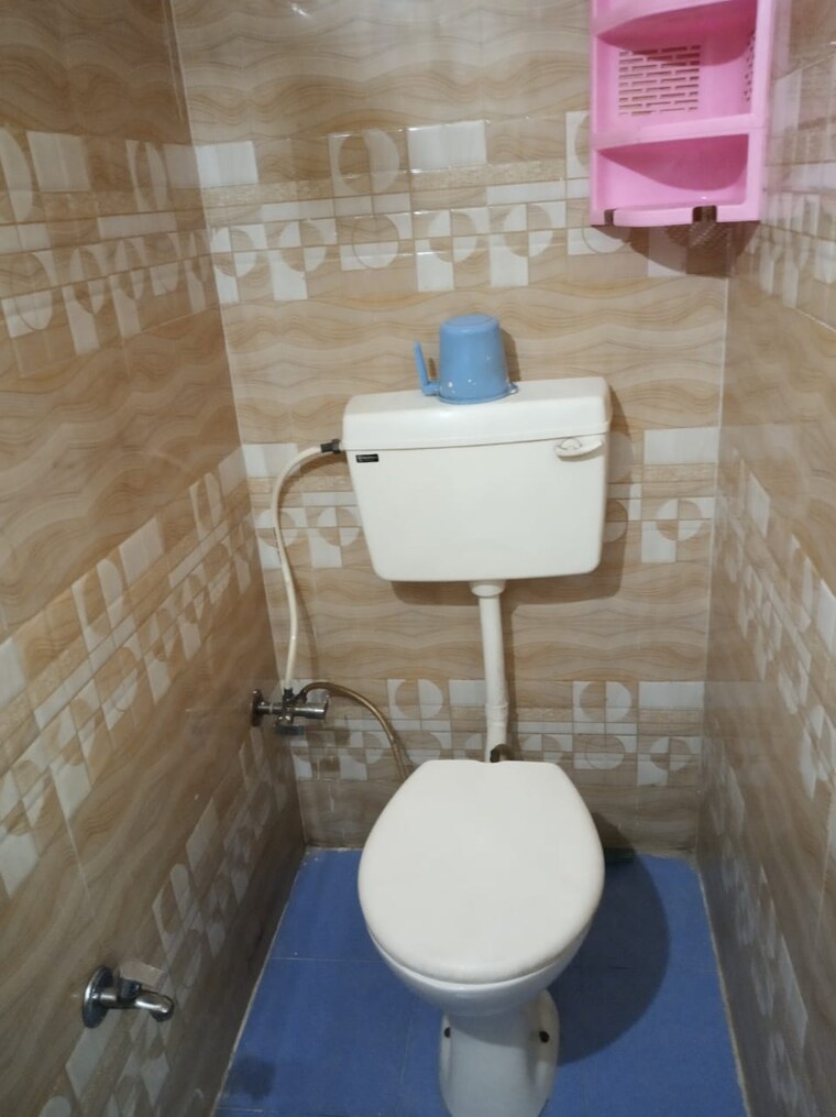 Bathroom, rwa-apartments-sector-12 1.5 Bedroom 650 Sq.Ft. Builder Floor In Sector 12 Noida 9712867