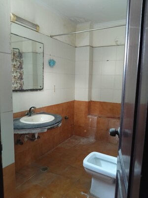 Bathroom in 6 BHK Villa at RWA Apartments Sector 41, Sector 41 – for Sale