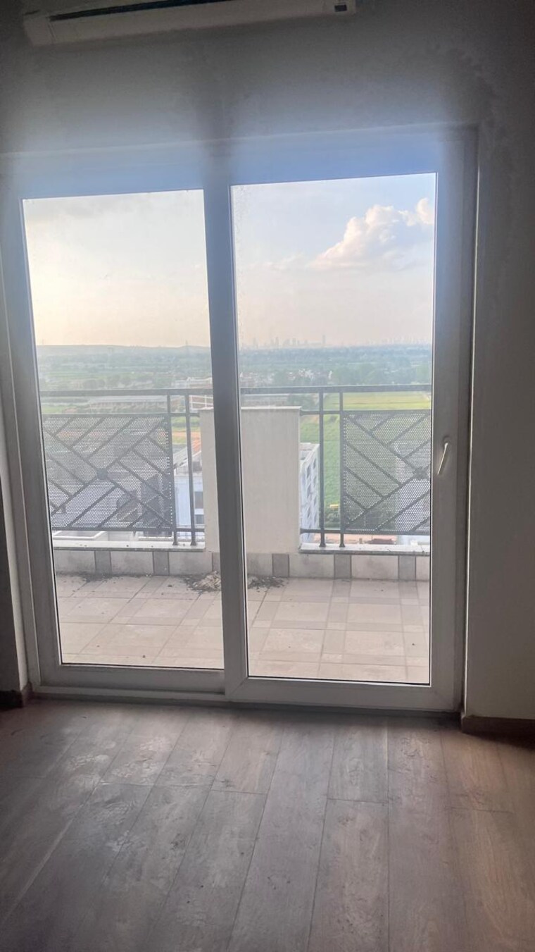 Room, central-park-flower-valley-aqua-front-towers 3 Bedroom 1789 Sq.Ft. Apartment In Sohna Sector 33 Gurgaon 9712884