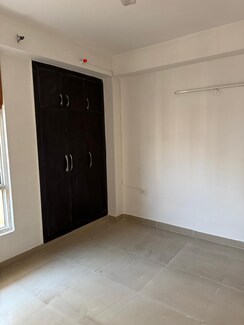 6+ BHK + Pooja Room,Servant Room,Study Room,Extra Room Villa For Sale in RWA Apartments Sector 41