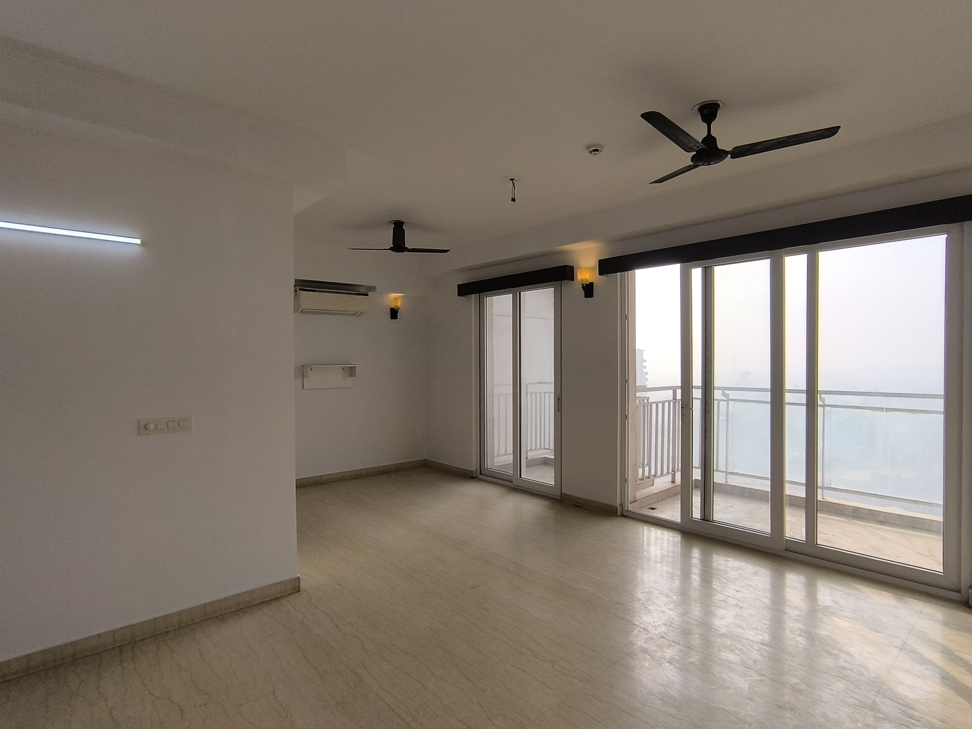 3 BHK + Servant Room,Extra Room Apartment For Rent in Conscient Heritage Max