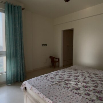 Bedroom in 4 BHK Apartment at Indiabulls Enigma, Vishnu Garden – for Rent