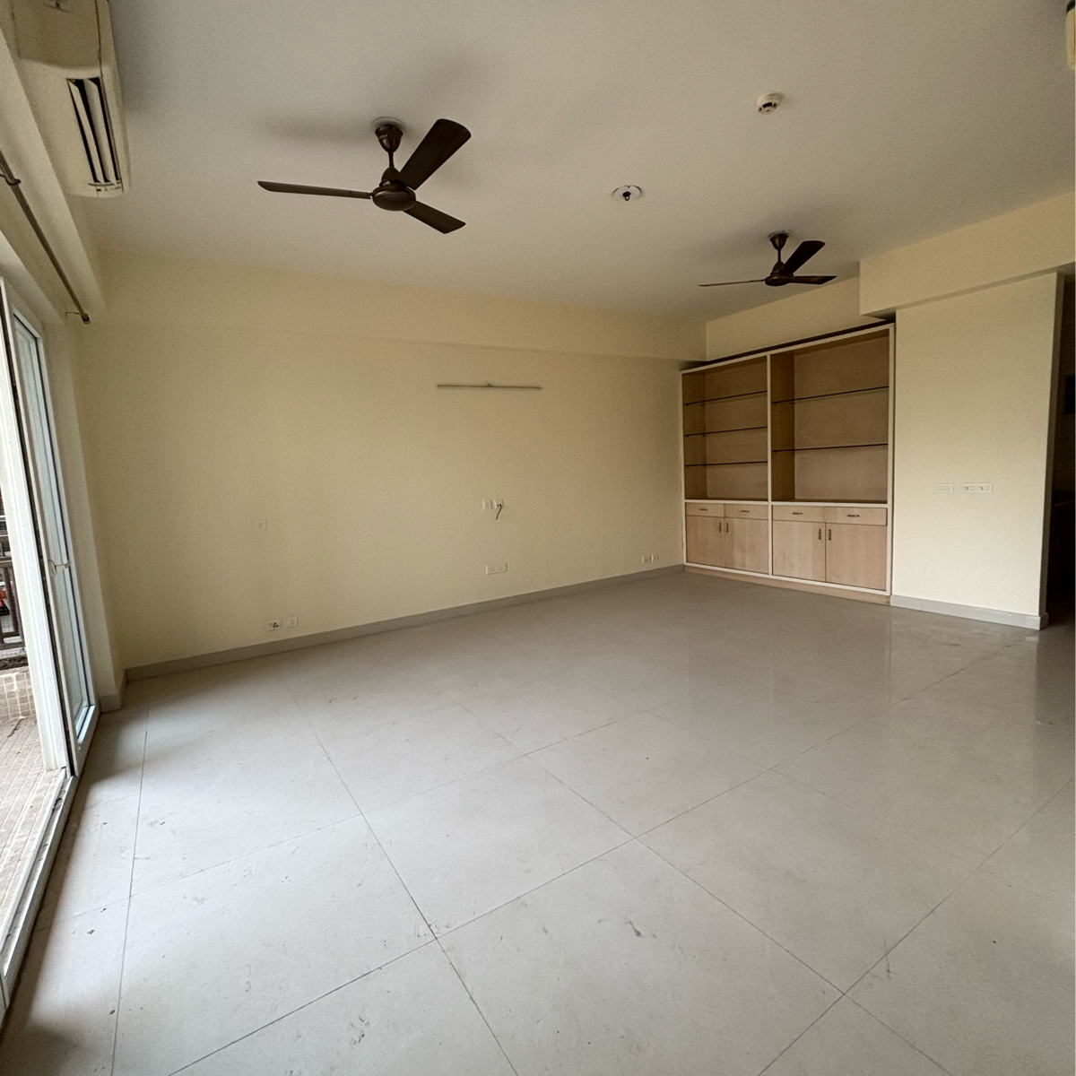 4 BHK + Servant Room Apartment For Rent in Adani Oyster Platinum Tower