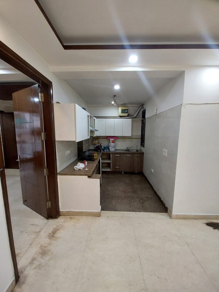 Kitchen, east of kailash 3 Bedroom 125 Sq.Yd. Builder Floor In East Of Kailash Delhi 9712915
