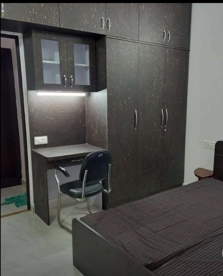 Room, gomti nagar 2 Bedroom 1500 Sq.Ft. Apartment In Gomti Nagar Lucknow 9712951