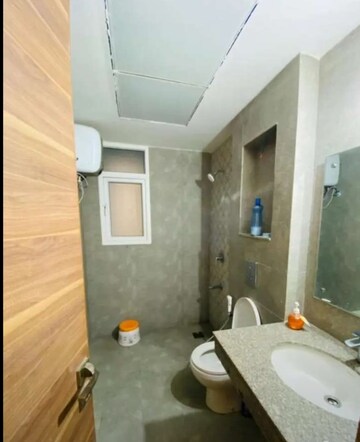 Master Bedroom in 3 BHK Apartment at Shalimar Oneworld Vista, Gomti Nagar – for Rent