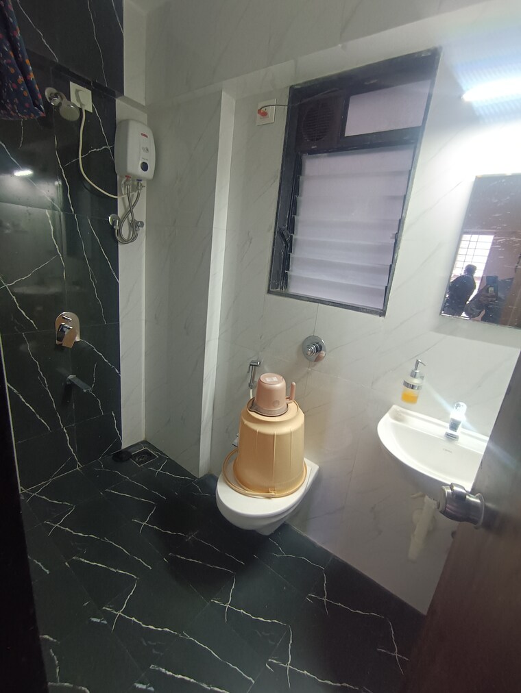 Bathroom, pcpl-tiara-chs 1 Bedroom 600 Sq.Ft. Apartment In Malad West Mumbai 9712969