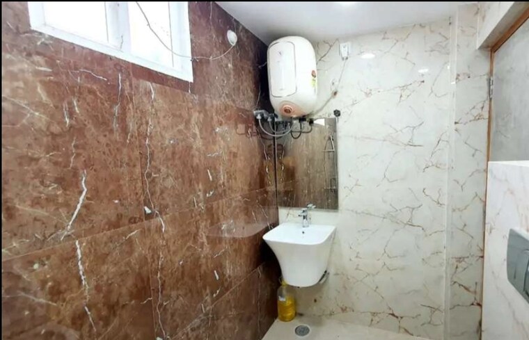 Bathroom, omaxe-r2 3.5 Bedroom 2200 Sq.Ft. Apartment In Gomti Nagar Lucknow 9712992