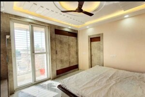 Bedroom in 3.5 BHK Apartment at Omaxe R2, Gomti Nagar – for Rent