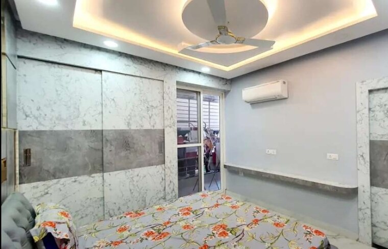  Parking, omaxe-r2 3.5 Bedroom 2200 Sq.Ft. Apartment In Gomti Nagar Lucknow 9712992