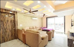 Bedroom in 3.5 BHK Apartment at Omaxe R2, Gomti Nagar – for Rent