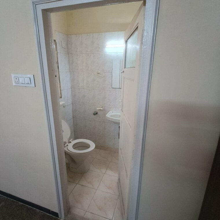 Bathroom, dheeraj-kirti 1 Bedroom 650 Sq.Ft. Apartment In Malad West Mumbai 9712975