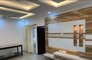 Room in 3.5 BHK Apartment at Ansals Celebrity Greens, Sushant Golf City – for Rent