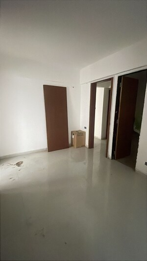 Room in 3 BHK Apartment at Govind Nagar – for Sale