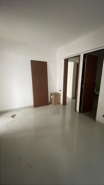 Room in 3 BHK Apartment at Govind Nagar – for Sale