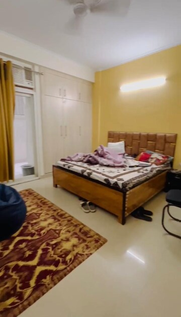 Bedroom in 4 BHK Villa at Amrapali Dream Valley, Tech Zone 4 Greater Noida – for Rent