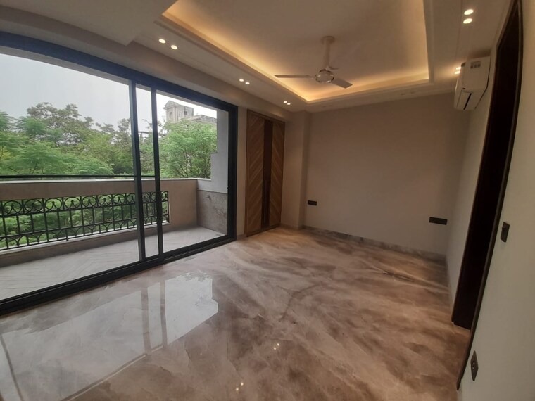 Room, gulmohar park 4 Bedroom 300 Sq.Yd. Builder Floor In Gulmohar Park Delhi 9713008