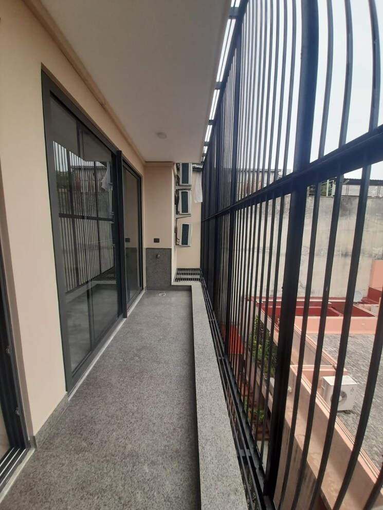 Balcony, gulmohar park 4 Bedroom 300 Sq.Yd. Builder Floor In Gulmohar Park Delhi 9713008