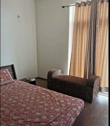 Bedroom in 3 BHK Apartment at Omaxe R2, Gomti Nagar – for Rent
