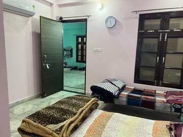 Living Room in 2 BHK Builder Floor at Gomti Nagar – for Rent