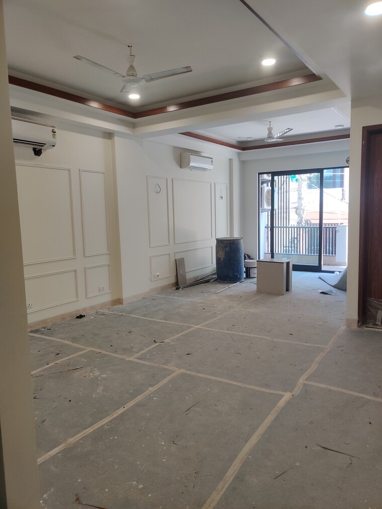 Balcony, safdarjung enclave 4 Bedroom 400 Sq.Yd. Builder Floor In Safdarjung Enclave Delhi 9713025