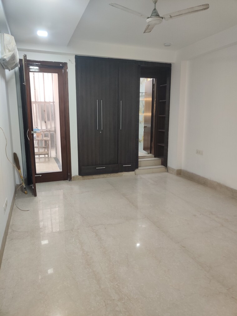 undefined, safdarjung enclave 4 Bedroom 400 Sq.Yd. Builder Floor In Safdarjung Enclave Delhi 9713025