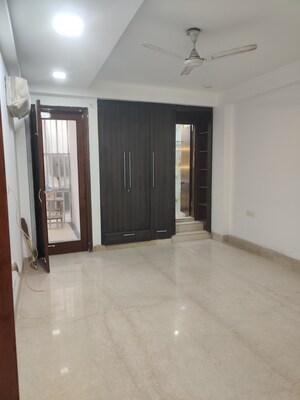 Furnished Amenities in 4 BHK Builder Floor at Safdarjung Enclave – for Sale