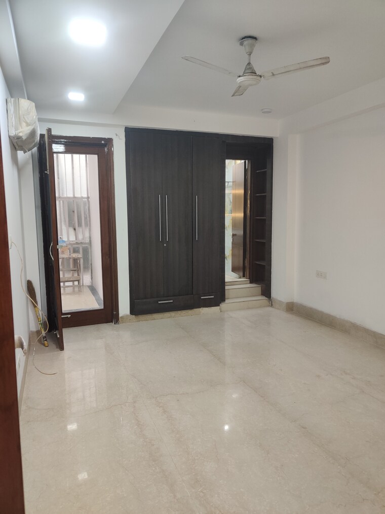 undefined, safdarjung enclave 4 Bedroom 400 Sq.Yd. Builder Floor In Safdarjung Enclave Delhi 9713025