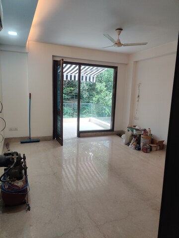 Furnished Amenities in 4 BHK Builder Floor at Safdarjung Enclave – for Sale