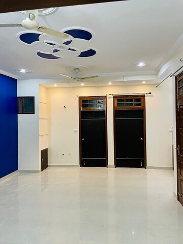 Building Lobby in 2 BHK Independent House at Gomti Nagar – for Rent