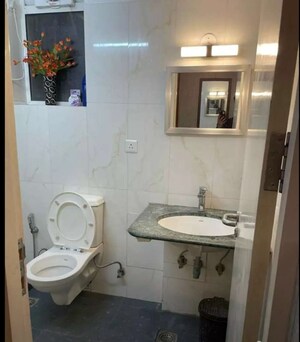 Attached Bathroom in 1.5 BHK Apartment at Vibhuti Khand – for Rent