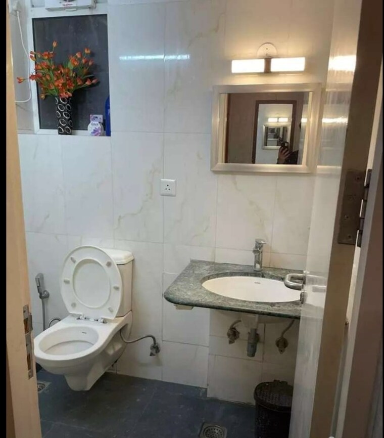 Attached Bathroom, vibhuti khand 1.5 Bedroom 600 Sq.Ft. Apartment In Vibhuti Khand Lucknow 9713030