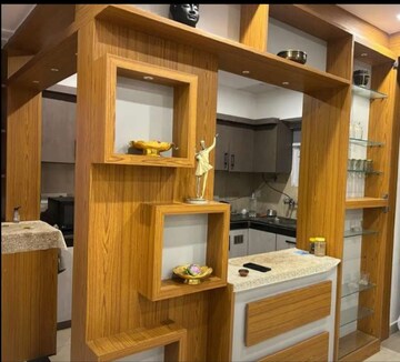 Room in 3 BHK Apartment at Shalimar Oneworld Vista, Gomti Nagar – for Rent