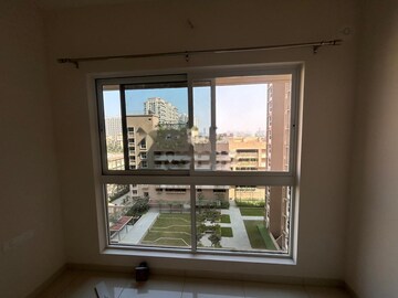 Room in 1 BHK Apartment at Godrej Green Vistas, Mahalunge – for Rent