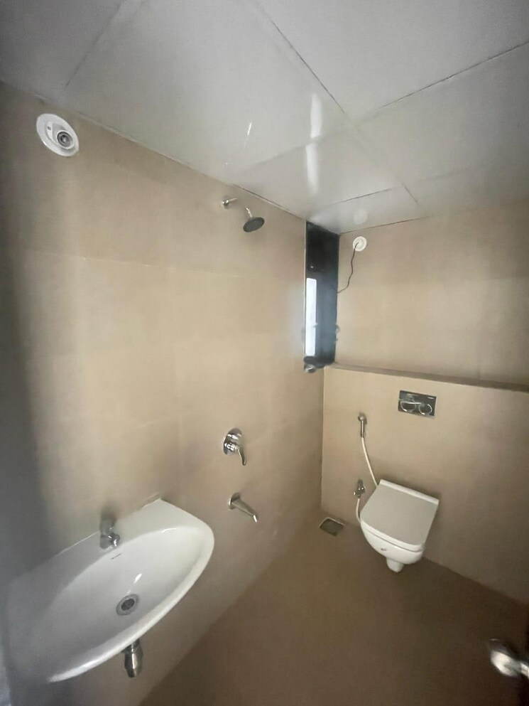 Bathroom, runwal-eirene 2 Bedroom 568 Sq.Ft. Apartment In Balkum Pada Thane 9713088