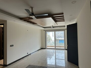 Kitchen in 3.5 BHK Builder Floor at Ansal Sushant Floors, Sushant Lok ii – for Rent