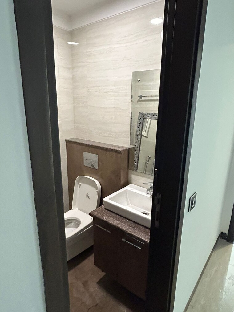 Bathroom, ansal-sushant-floors 3.5 Bedroom 2100 Sq.Ft. Builder Floor In Sushant Lok ii Gurgaon 9713148