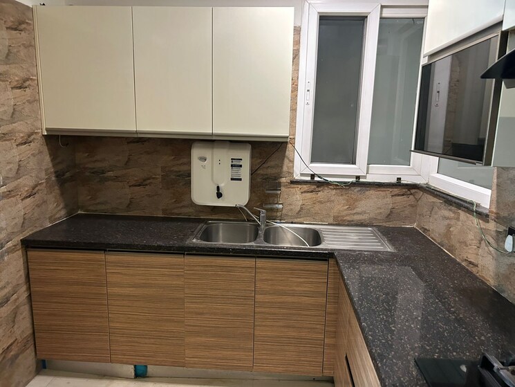 Kitchen, ansal-sushant-floors 3.5 Bedroom 2100 Sq.Ft. Builder Floor In Sushant Lok ii Gurgaon 9713148