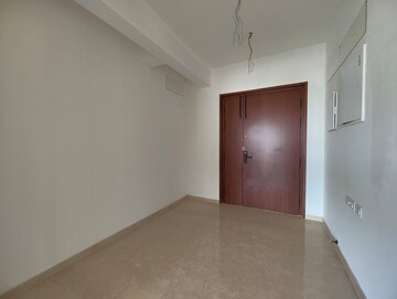 Room in 3 BHK Apartment at Alwarpet – for Sale