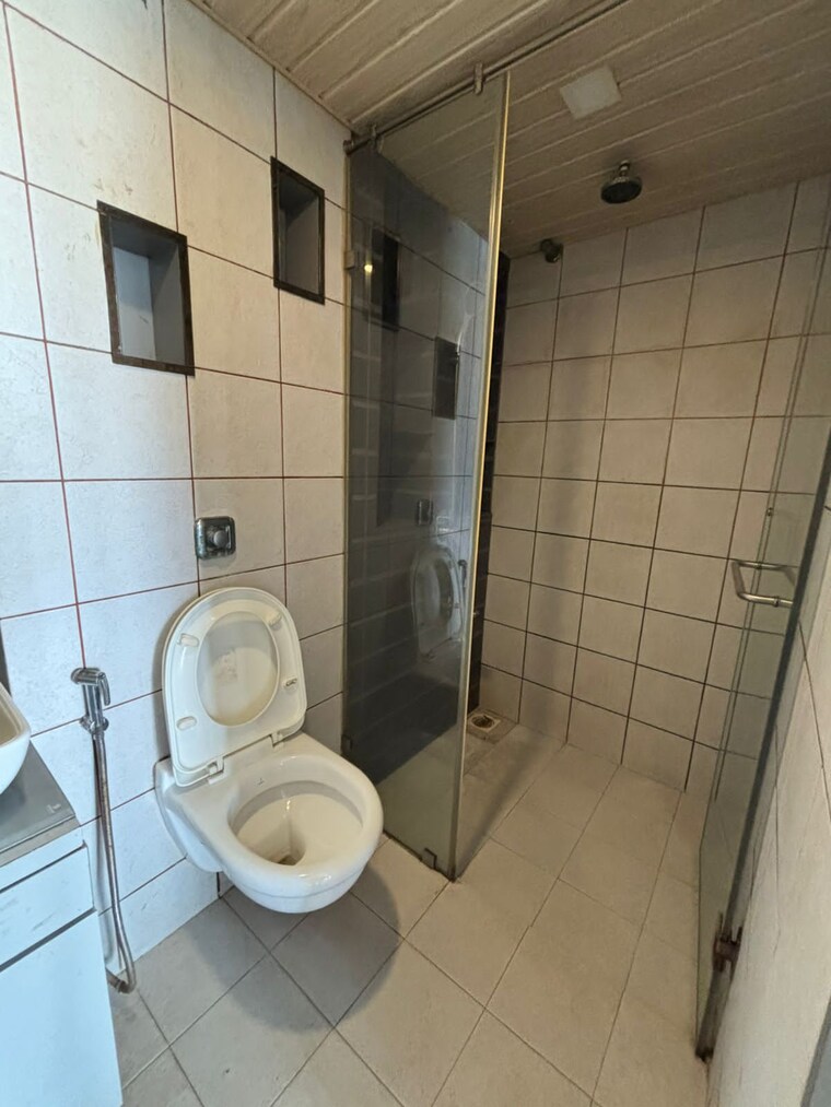 Bathroom, ganga-bhavan 2 Bedroom 900 Sq.Ft. Apartment In Versova Mumbai 9713167