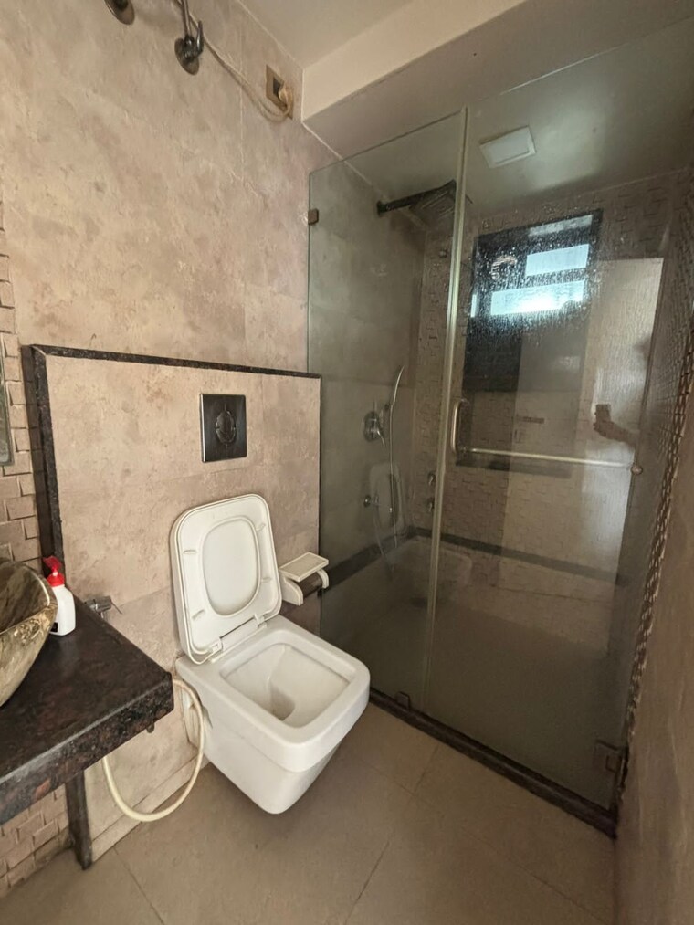 Bathroom, ganga-bhavan 2 Bedroom 900 Sq.Ft. Apartment In Versova Mumbai 9713167