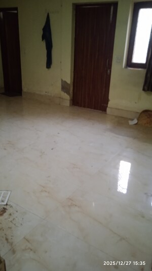 Room in 2 BHK Builder Floor at Sector 55 – for Rent