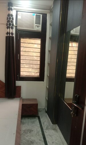 Room in 3 BHK Builder Floor at Kavi Nagar Block G – for Sale