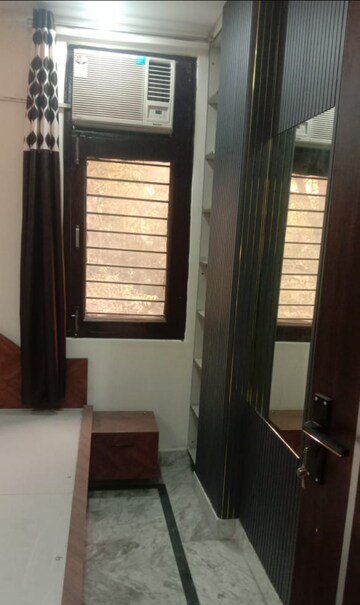 Room in 3 BHK Builder Floor at Kavi Nagar Block G – for Sale