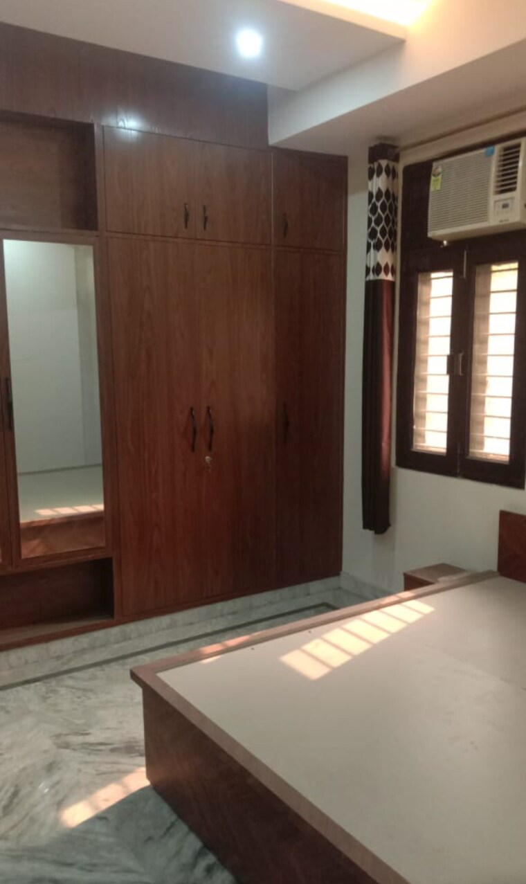 Bedroom, kavi nagar block g 3 Bedroom 110 Sq.Yd. Builder Floor In Kavi Nagar Block G Ghaziabad 9713223