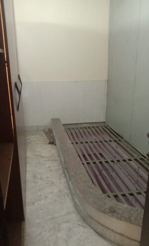  3 BHK Builder Floor at Kavi Nagar Block G – for Sale