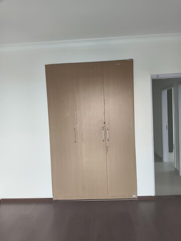 Room in 3 BHK Apartment at Pareena The Elite Residences, Sector 99 – for Rent