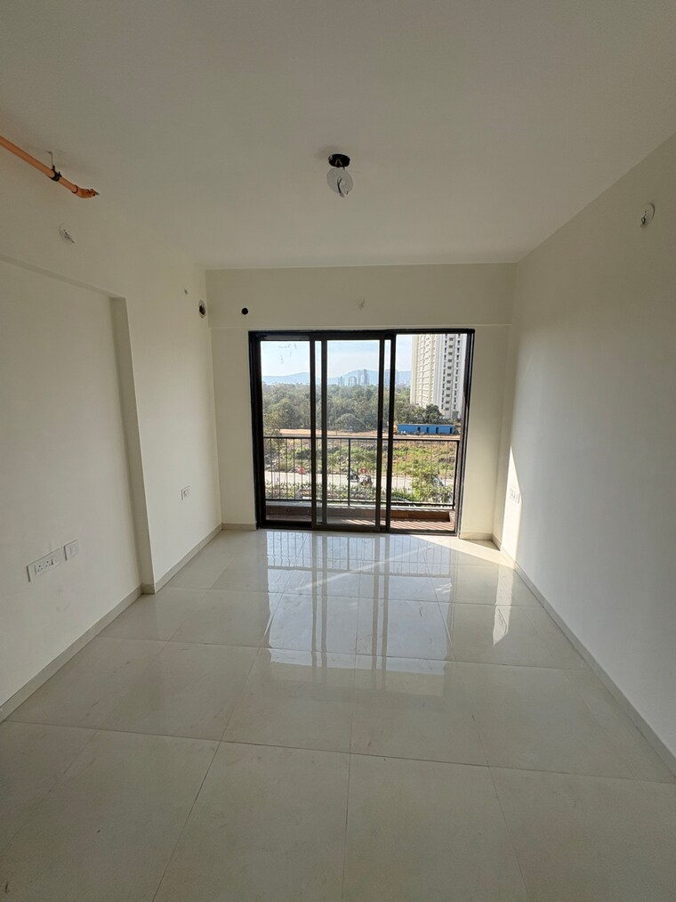 Room, runwal-my-city-phase-ii-cluster-05 3 Bedroom 858 Sq.Ft. Apartment In Usarghar Gaon Thane 9713533