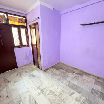 Bedroom in 1 BHK Builder Floor at Khirki Extension – for Rent