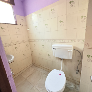 Bathroom in 1 BHK Builder Floor at Khirki Extension – for Rent